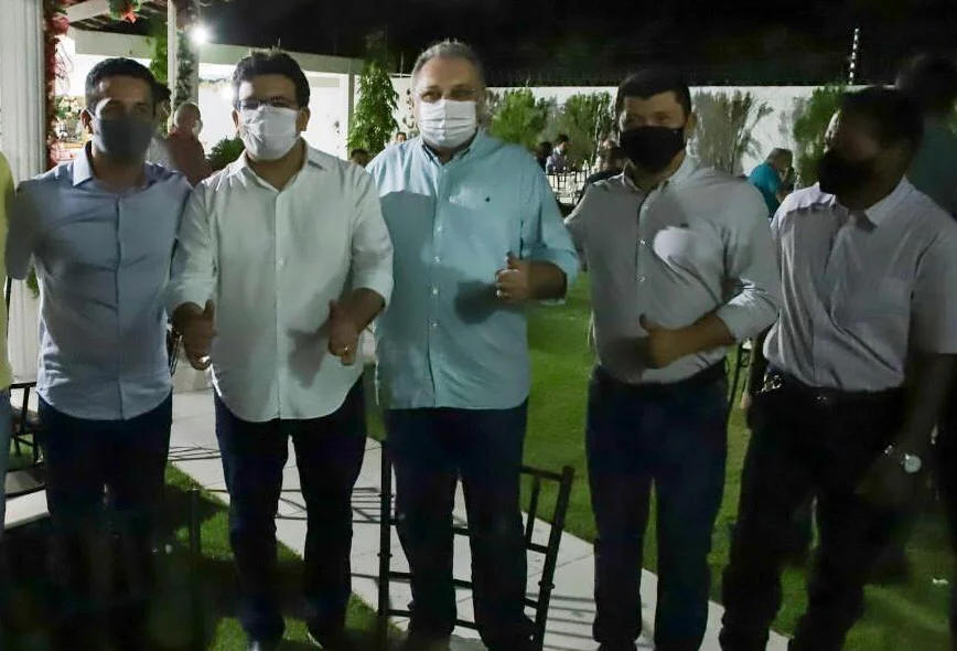 Florentino Neto com as lideranças da região