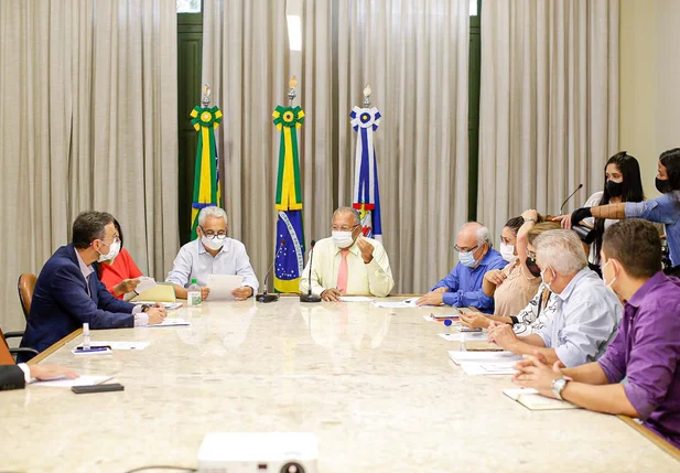 Dr. Pessoa cobra explicações da Equatorial sobre apagão
