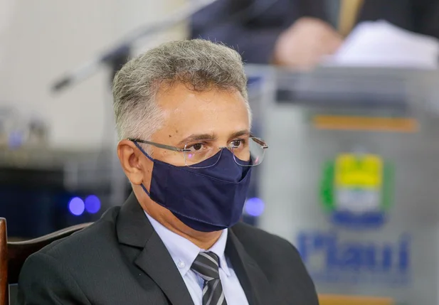 Evandro Alberto toma posse como reitor da Uespi