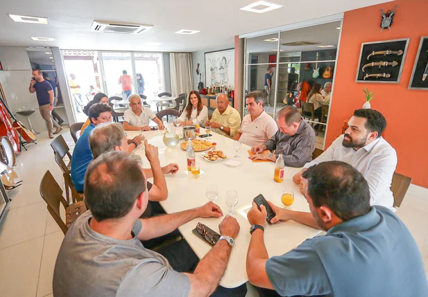Almoço entre Dr. Pessoa e Ciro Nogueira em Teresina