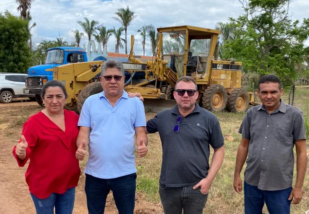 Deputado João Mádison acompanha obras de mobilidade em União