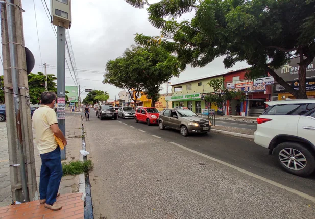 Motoristas de ônibus iniciam greve por tempo indeterminado em Teresina