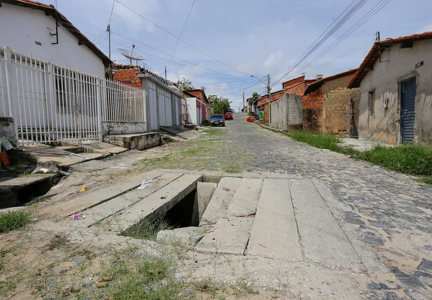 Galerias quebradas causam desconforto a moradores do bairro São Pedro
