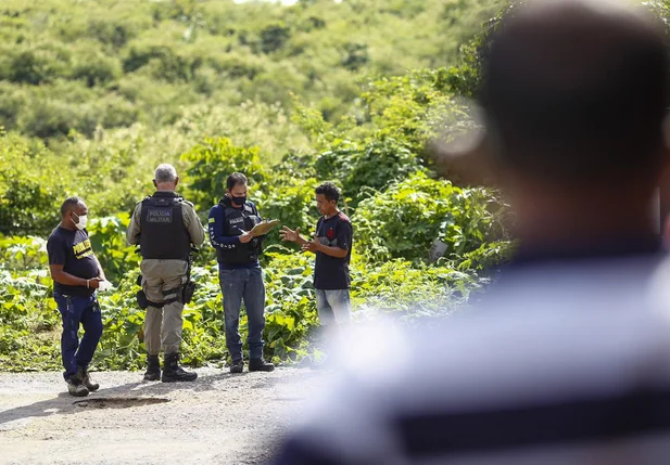 Homem é perseguido e executado a tiros em matagal na zona leste
