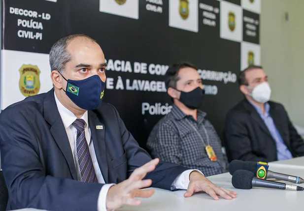 Coletiva de imprensa sobre a Operação Entrelaçados em Teresina