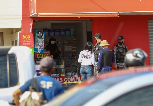 Bandido é morto durante assalto a farmácia em Teresina