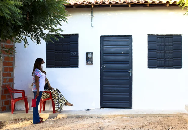 Entrega de duas casas populares no bairro vermelha em Teresina Piauí