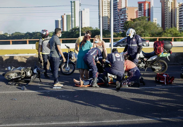 Acidente na ponte Jk deixa trânsito lento em Teresina