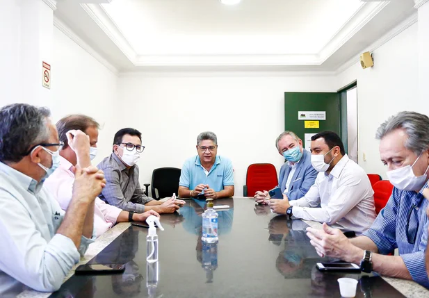 Reunião com membros do MDB na sede do partido em Teresina