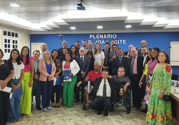 Câmara Municipal de Oeiras inaugura reforma e entrega equipamentos