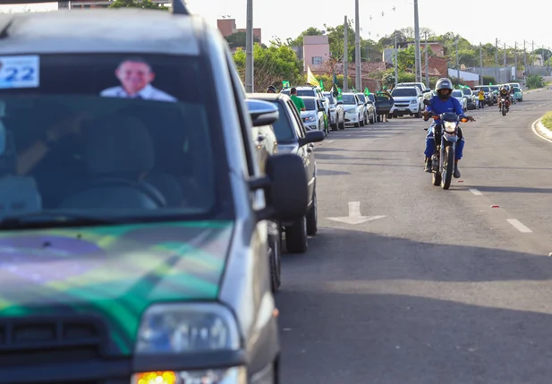 Carreata em apoio ao presidente Bolsonaro na zona leste de Teresina