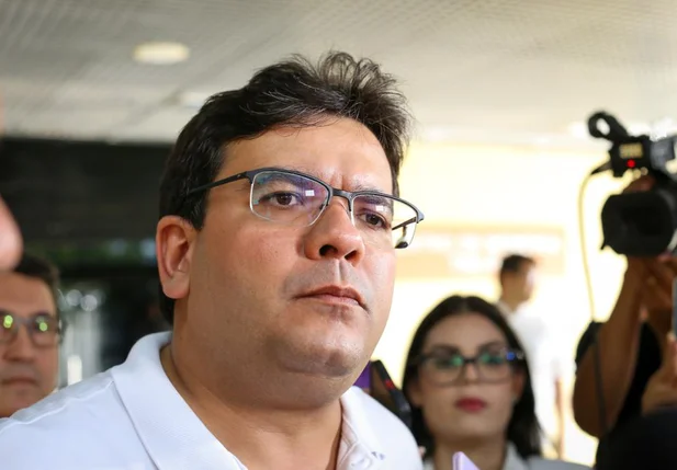 Rafael Fonteles se reúne com Erivan Lopes e superintendente da PRF