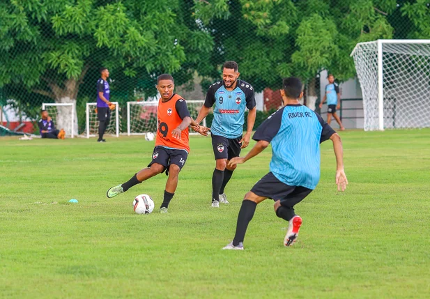Clube do River treinando para o campeonato Piauiense de Futebol