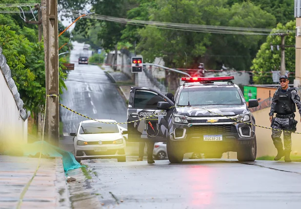 Vítimas tomam arma e matam bandido a tiros em Teresina
