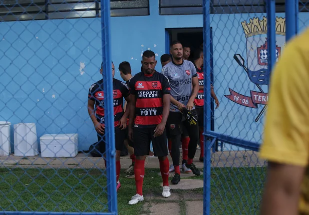 Desenrolar da partida entre Altos e Flamengo-PI