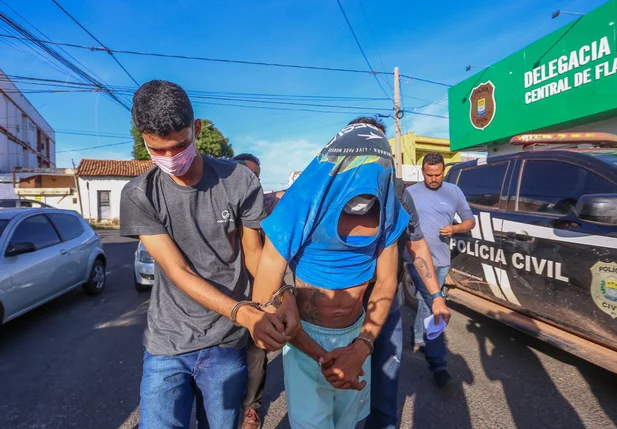 Dupla é presa em Altos com droga avaliada em R$ 25 mil