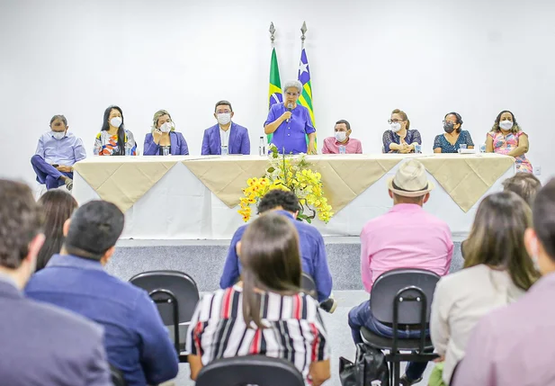 Governadora Regina Sousa inaugura centro para pessoas com deficiência