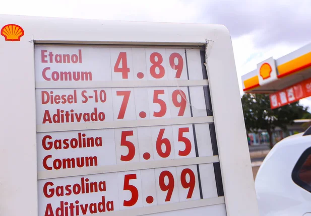 Litro da gasolina comum pode ser encontrado em Teresina a R$ 5,65