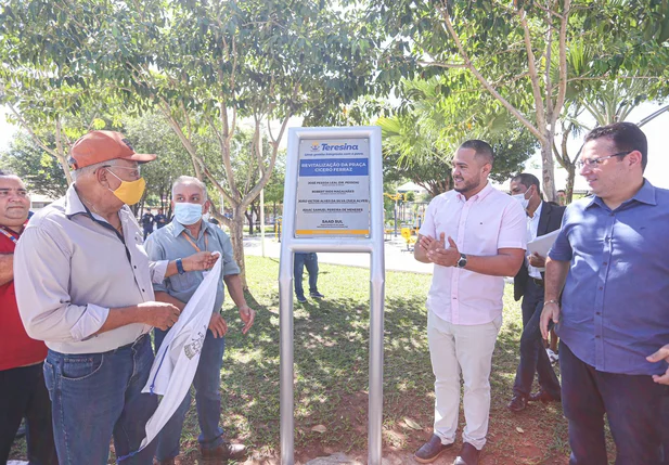Dr. Pessoa inaugura reforma de praças na zona sul da Capital