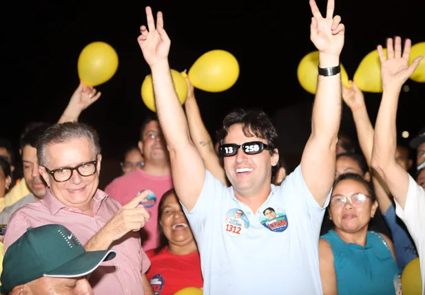 Flávio Júnior reúne multidão em lançamento de candidatura