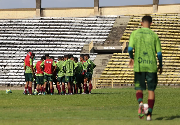 Fluminense-PI sub-20 treinando para a Copa São Paulo de Futebol Júnior