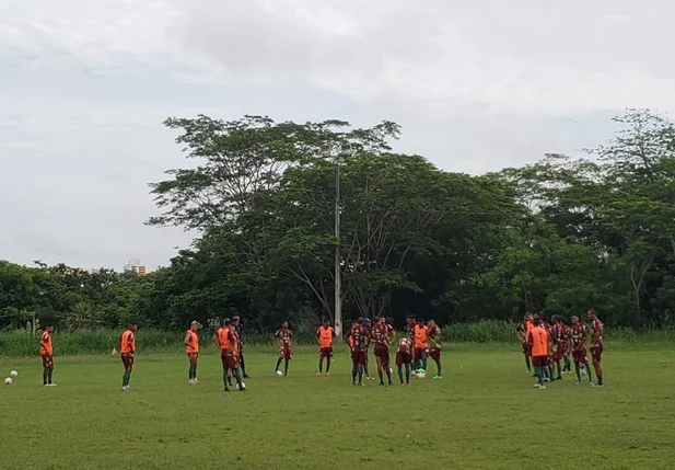 Fluminense-PI fica em bola parada no último treino em Teresina