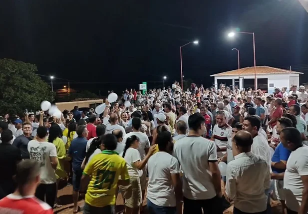 População se veste de branco em protesto contra decisão do TRE-PI