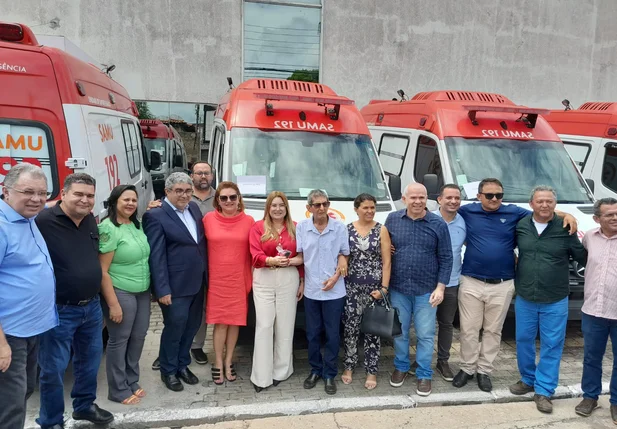 Entrega de ambulâncias do Samu a municípios do Piauí
