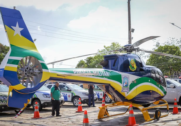 Governo entrega helicóptero e viaturas para Polícia Civil e Militar