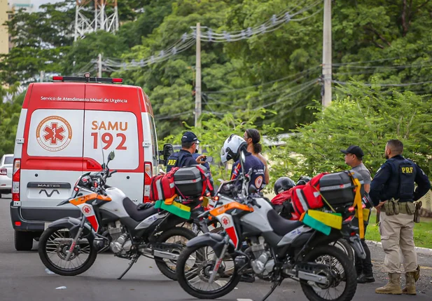 Casal fica ferido em acidente na Av João XXlll