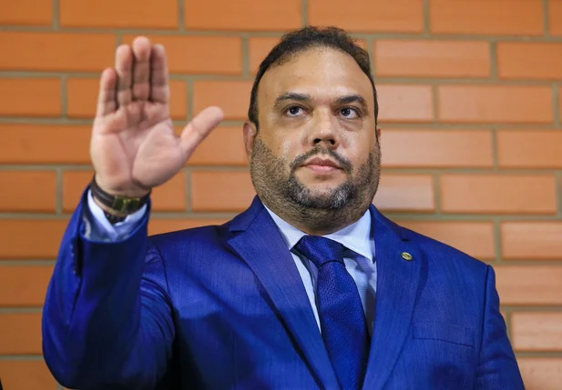 Ziza Carvalho assume vaga do deputado Pablo Santos na Assembleia