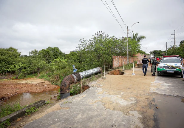 Jovem morre após cair em buraco na zona leste de Teresina