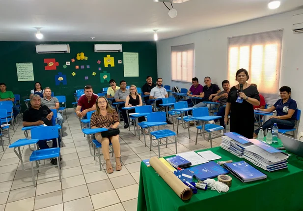 Reunião de planejamento estratégico com a presença de Secretários