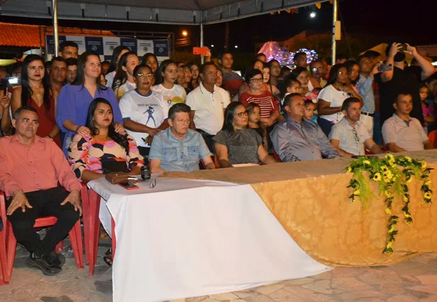 Itainópolis encantam durante apresentações culturais no aniversário