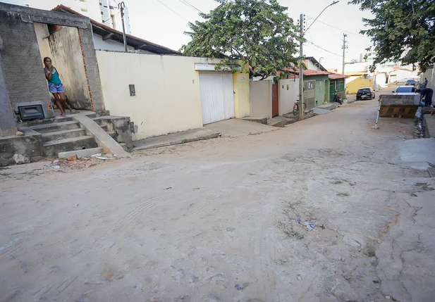 Moradores relatam problemas de saúde após obra da Águas de Teresina