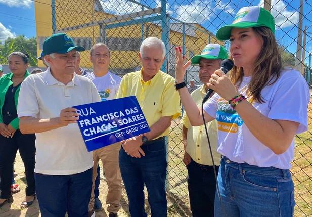 Prefeita Ivanária Sampaio entrega obras em Esperantina
