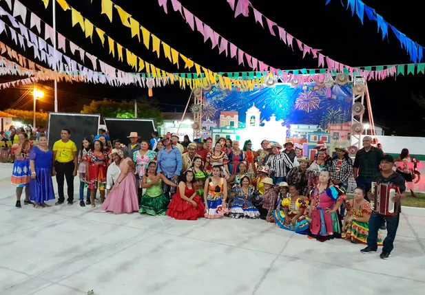 Prefeitura de São João da Fronteira realiza "Arraiá da Mió Idade"