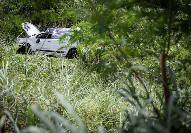 S10 capota na alça da ponte Wall Ferraz em Teresina