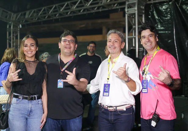 Governador abre quarta noite de shows do festival Piauí Pop