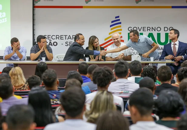 Governo realiza Solenidade de assinatura dos termos do Bolsa Atleta