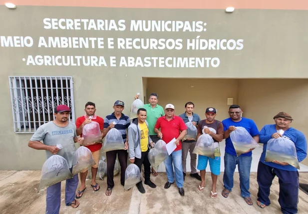 Prefeitura de Joaquim Pires realiza 1ª etapa de entrega de alevinos