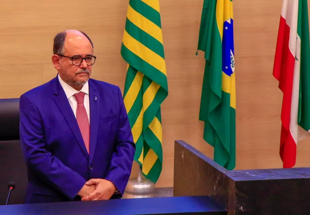 Ministro Antônio Carlos Ferreira recebe título de cidadania piauiense
