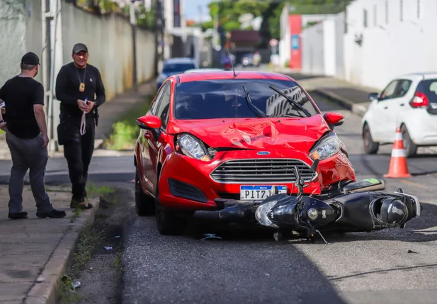 Motociclista morre em colisão com carro na zona leste de Teresina