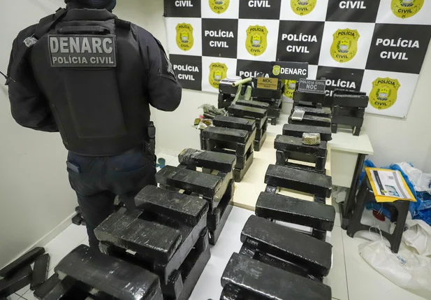 DENARC apreende 150kg de drogas com casal membro do PCC em Teresina