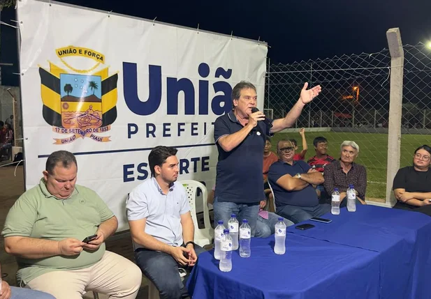 Prefeito Gustavo Medeiros inaugura arena no Conjunto Rego Filho