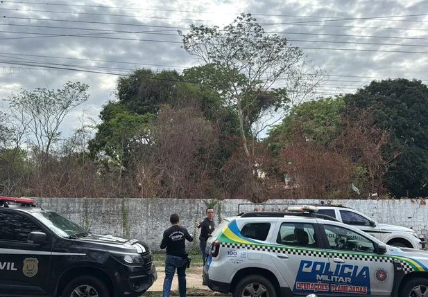 Corpo de adolescente é encontrado em terreno na zona norte