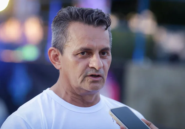 Professor Demóstenes Promove "Ginástica na Praça" no Parentão