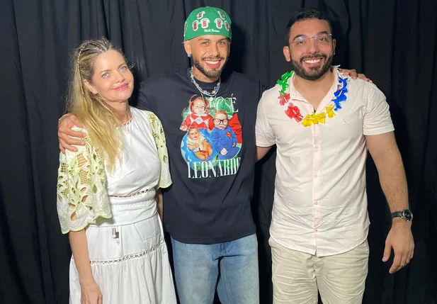 Carnaval: 30 mil pessoas lotam 1º dia de evento com show de Zé Felipe