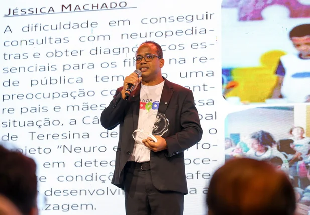 Enzo Samuel recebe Prêmio de Inclusão Social por Neuro em Ação