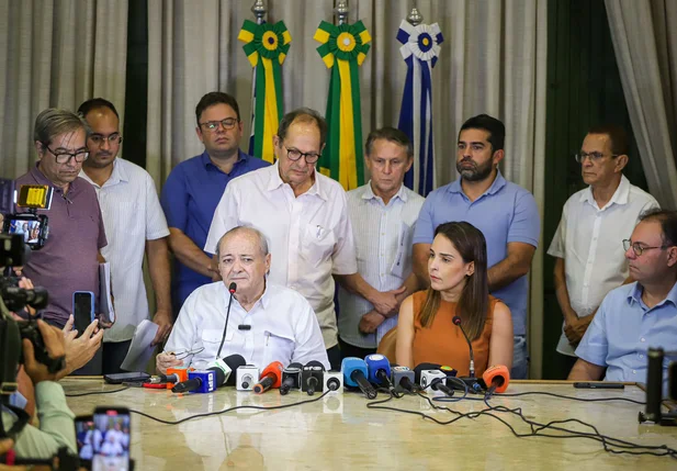 Prefeito Sílvio Mendes decreta estado de emergência na limpeza pública